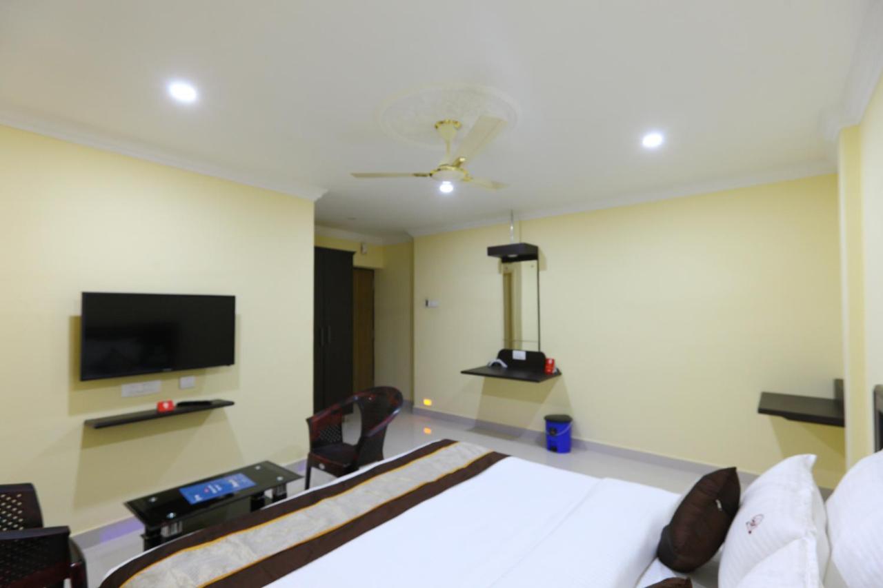 Saibala Transit Hotel チェンナイ エクステリア 写真